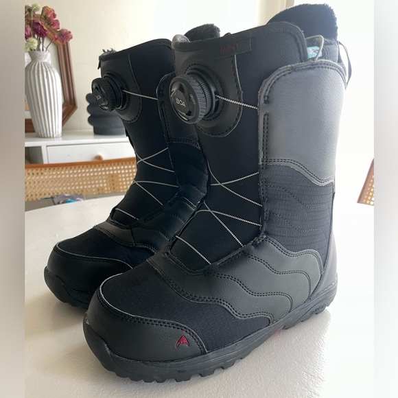 Burton women Mint boa snowboard boots. - Picture 6 of 9